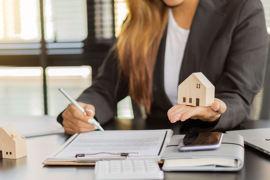 There are many different types of mortgages available, each with its own unique features and benefits. Two main types are fixed-rate and adjustable-rate mortgages. Below is a brief description of other mortgage options. File photo: SaiArLawKa2, Shutter Stock, licensed.